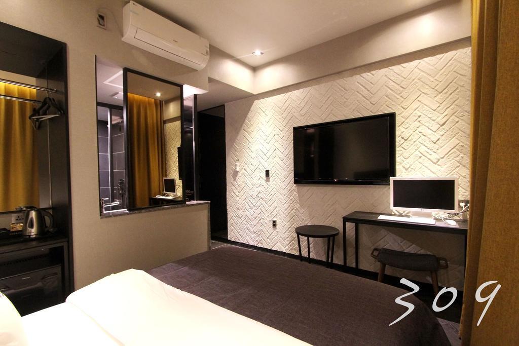 2 Heaven Hotel Lotte Waterpark Gimhae Екстер'єр фото