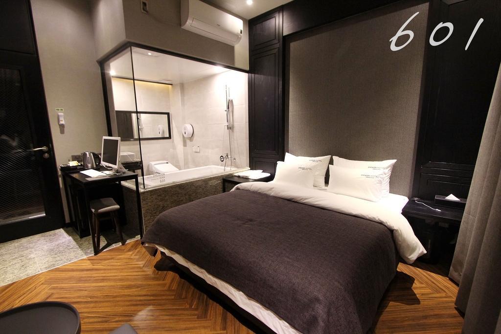 2 Heaven Hotel Lotte Waterpark Gimhae Екстер'єр фото