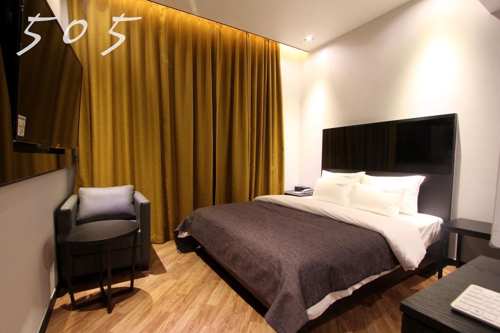 2 Heaven Hotel Lotte Waterpark Gimhae Екстер'єр фото