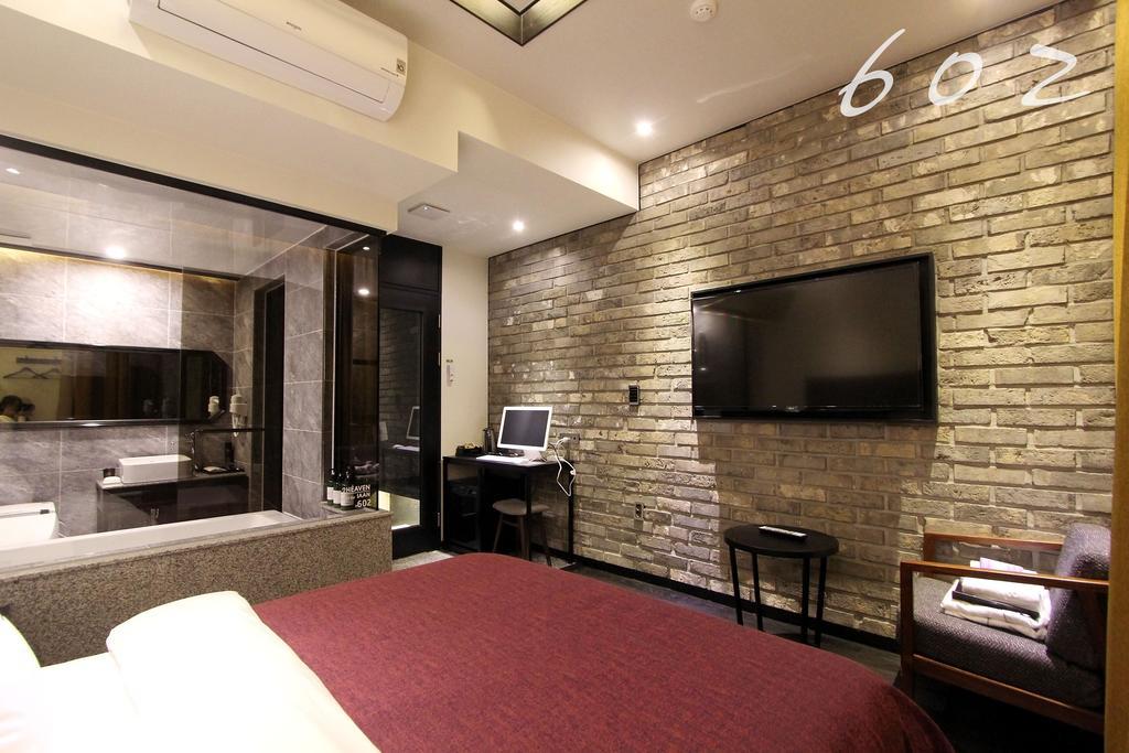 2 Heaven Hotel Lotte Waterpark Gimhae Екстер'єр фото