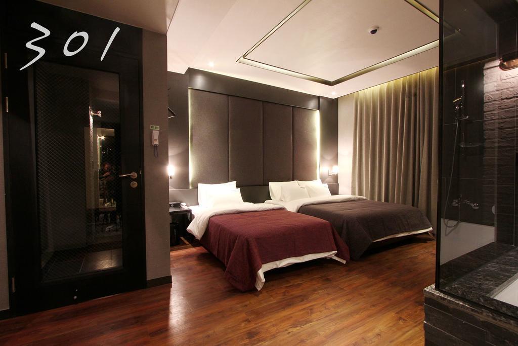 2 Heaven Hotel Lotte Waterpark Gimhae Екстер'єр фото