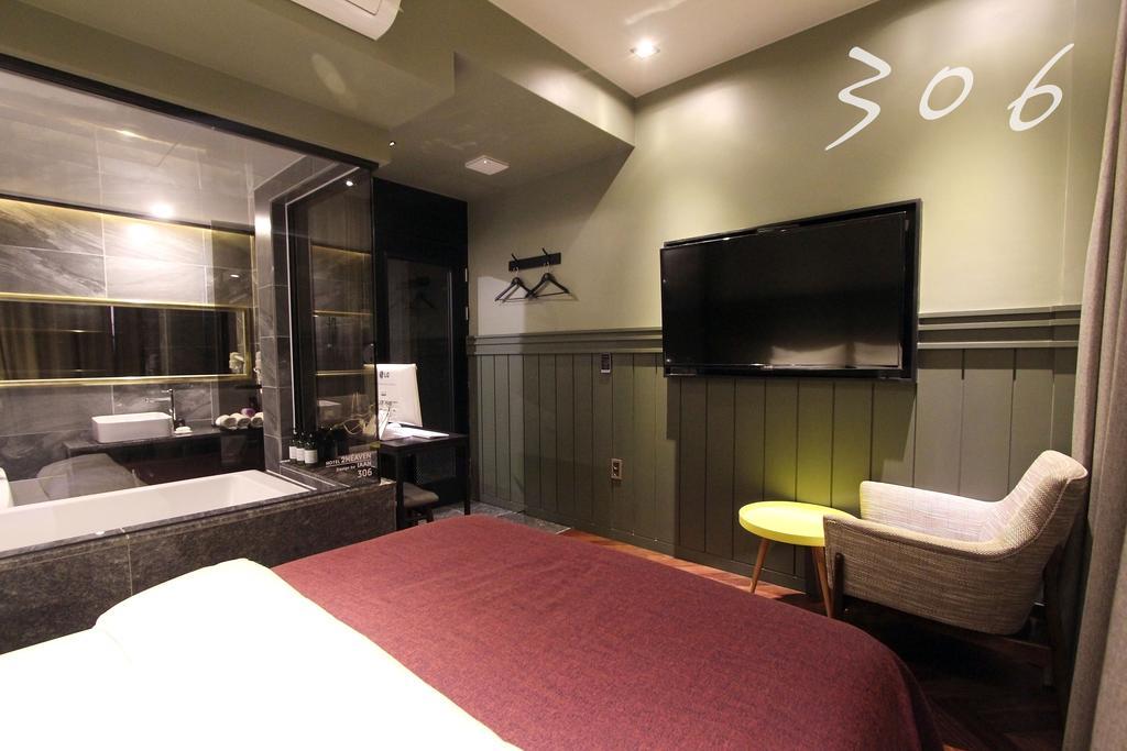 2 Heaven Hotel Lotte Waterpark Gimhae Екстер'єр фото