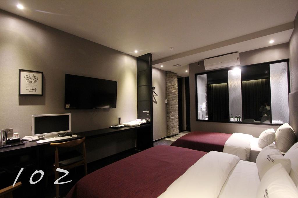 2 Heaven Hotel Lotte Waterpark Gimhae Екстер'єр фото