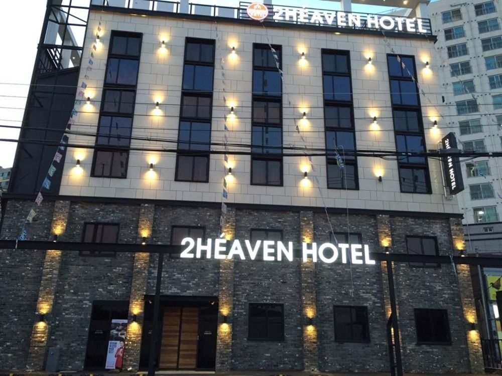 2 Heaven Hotel Lotte Waterpark Gimhae Екстер'єр фото