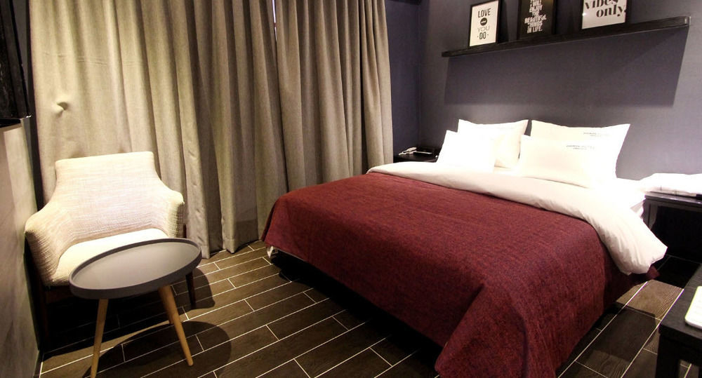 2 Heaven Hotel Lotte Waterpark Gimhae Екстер'єр фото