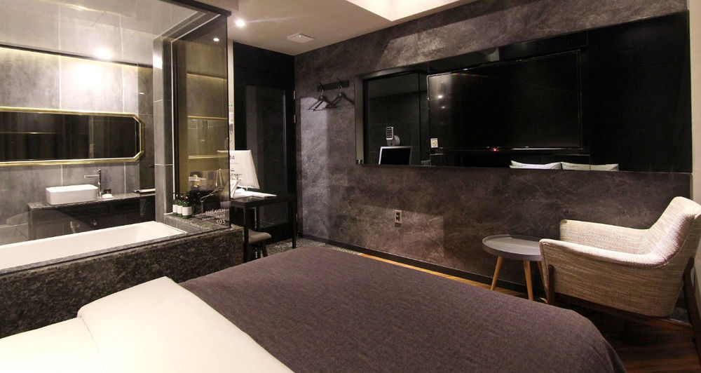 2 Heaven Hotel Lotte Waterpark Gimhae Екстер'єр фото