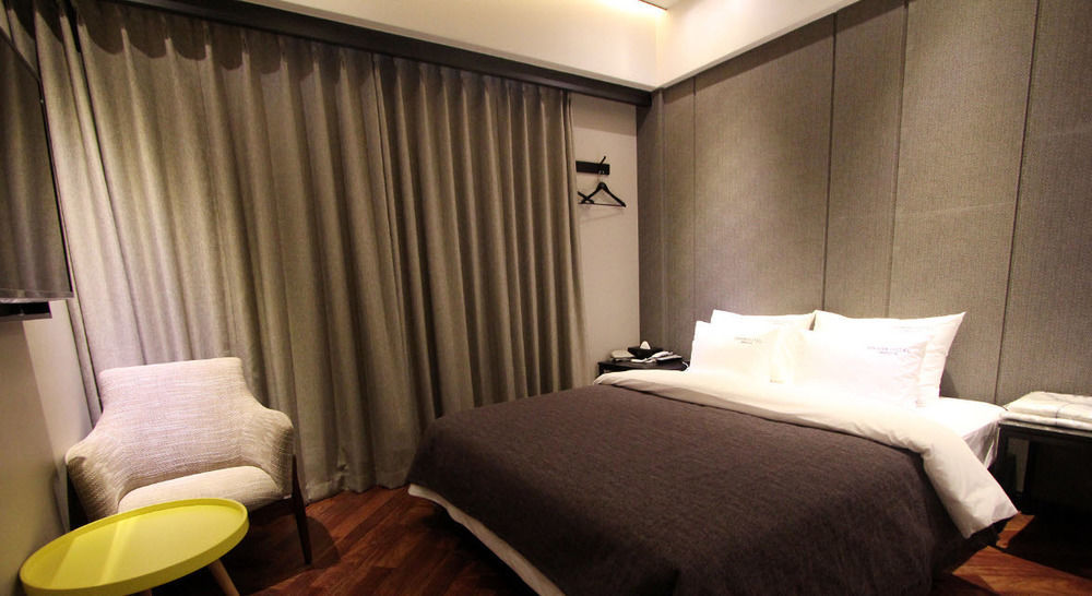2 Heaven Hotel Lotte Waterpark Gimhae Екстер'єр фото