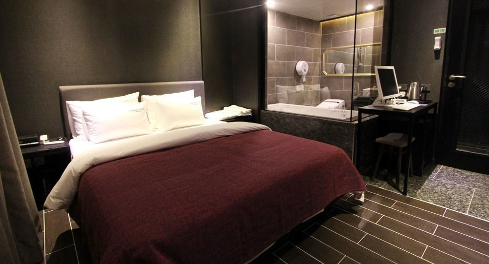 2 Heaven Hotel Lotte Waterpark Gimhae Екстер'єр фото