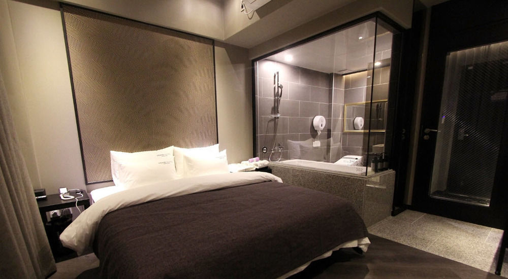 2 Heaven Hotel Lotte Waterpark Gimhae Екстер'єр фото
